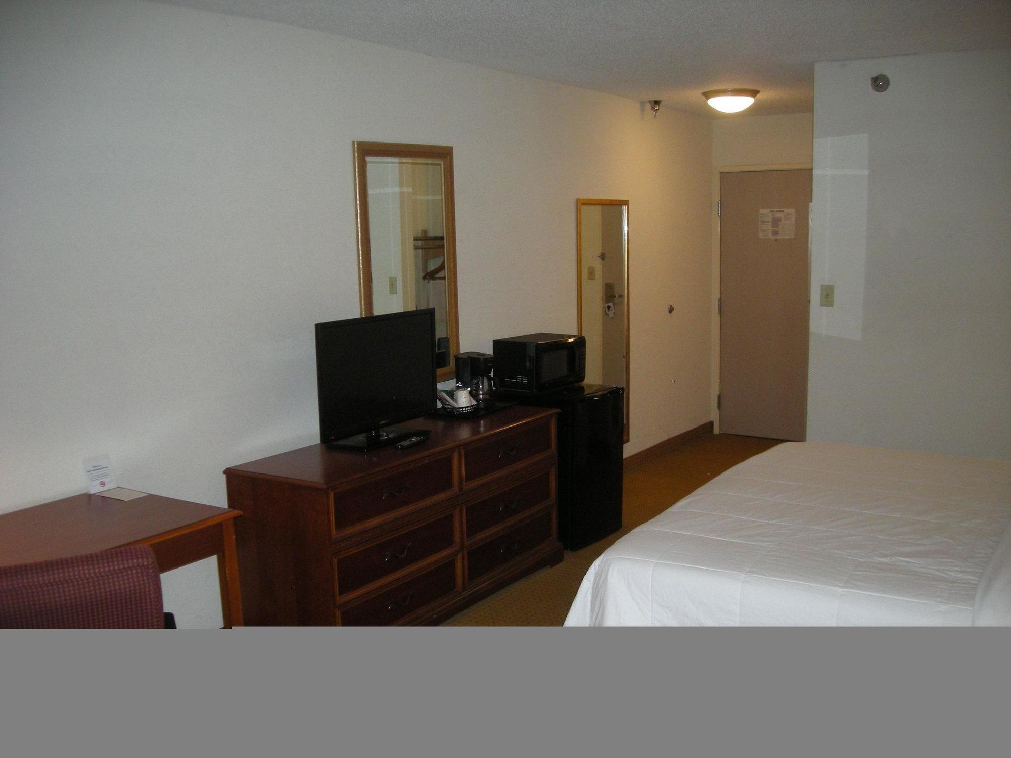 Red Roof Inn Evansville Stacer Экстерьер фото